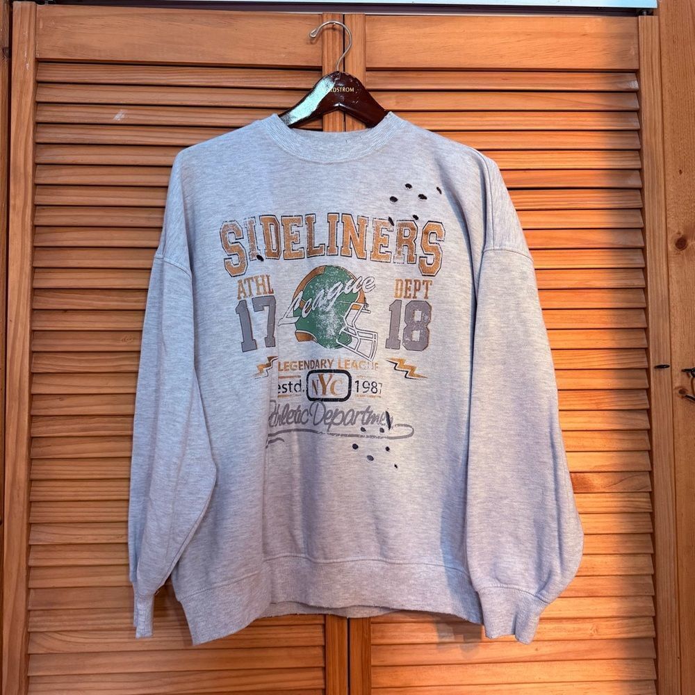 Buckle soft graphic Crewneck Sweater - Light Gray size small